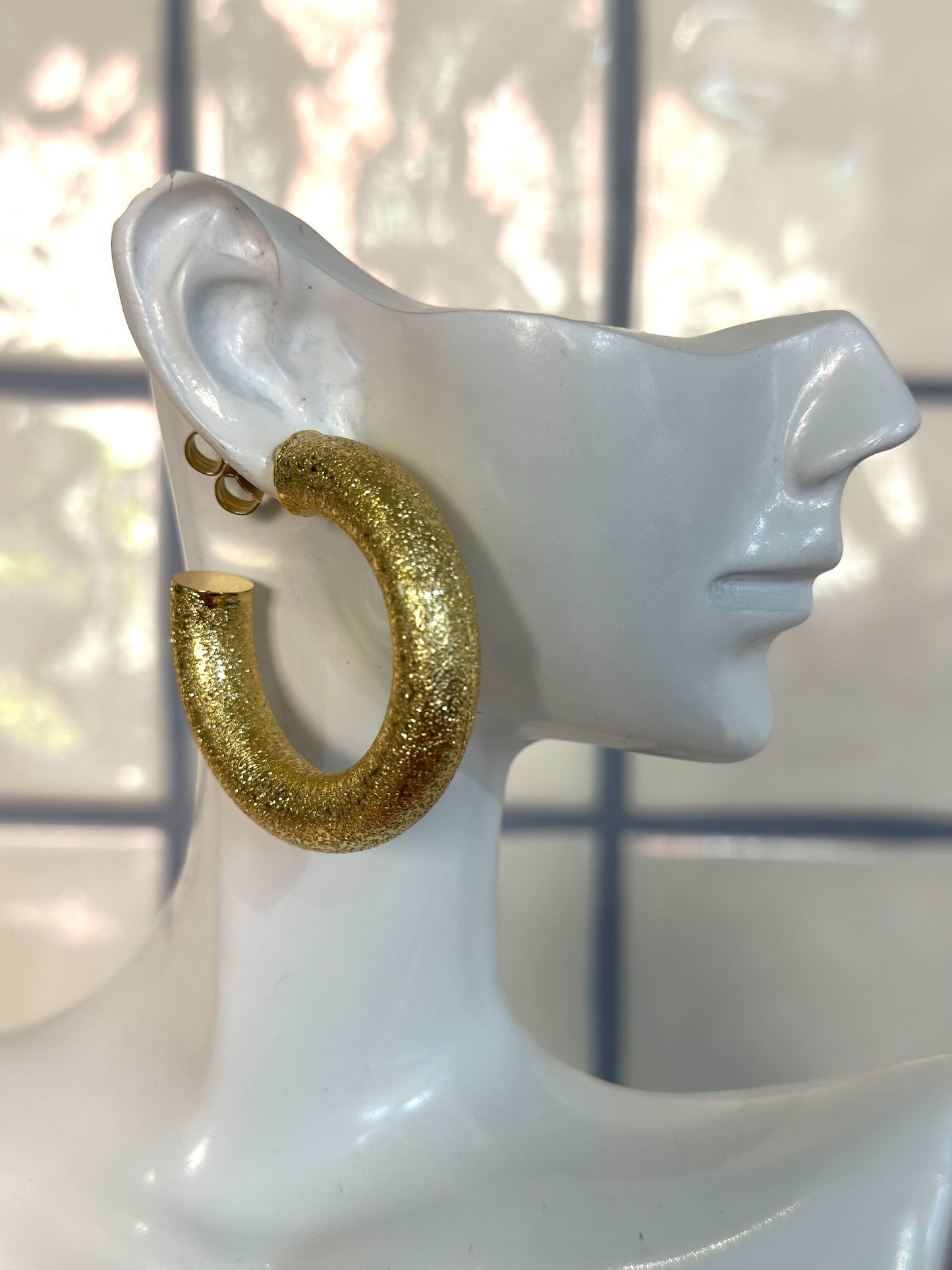 Orecchino cerchio ruvido